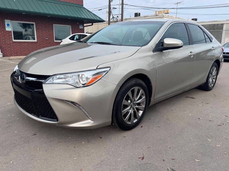 Used 2017 Toyota Camry XLE image 1