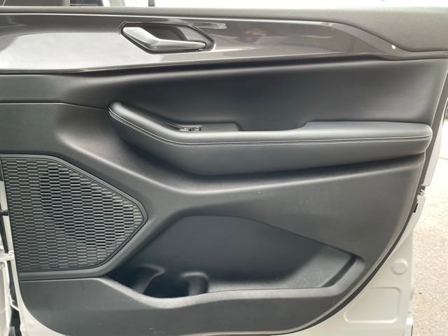 Used 2023 Jeep Grand Cherokee Altitude image 29