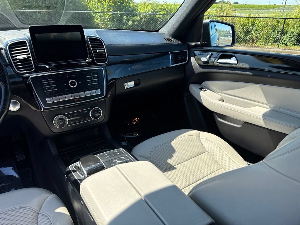 Used 2017 Mercedes-Benz GLS 450 4MATIC image 10