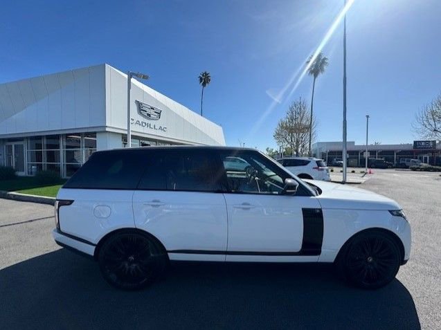 Used 2019 Land Rover Range Rover Supercharged image 4