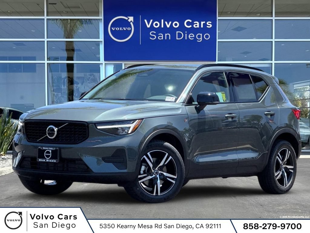 New 2026 Volvo XC40 B5 Core w/ Protection Package Premier