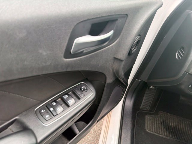 Used 2019 Dodge Charger SXT w/ Blacktop Package RWD image 5