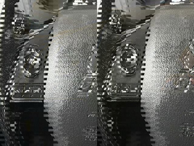 Used 2017 Mitsubishi Outlander SE image 12