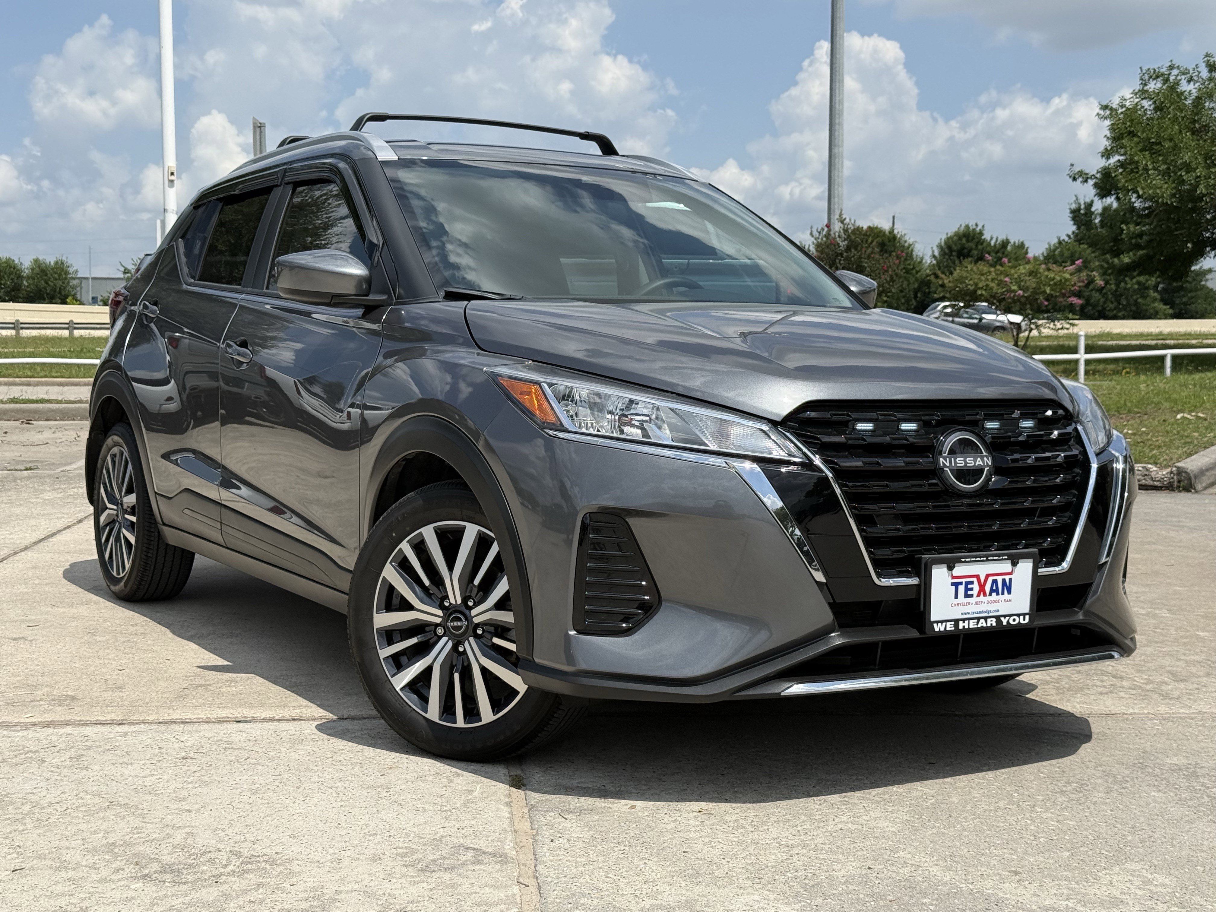 Used 2024 Nissan Kicks SV w/ Exterior Package FWD image 2
