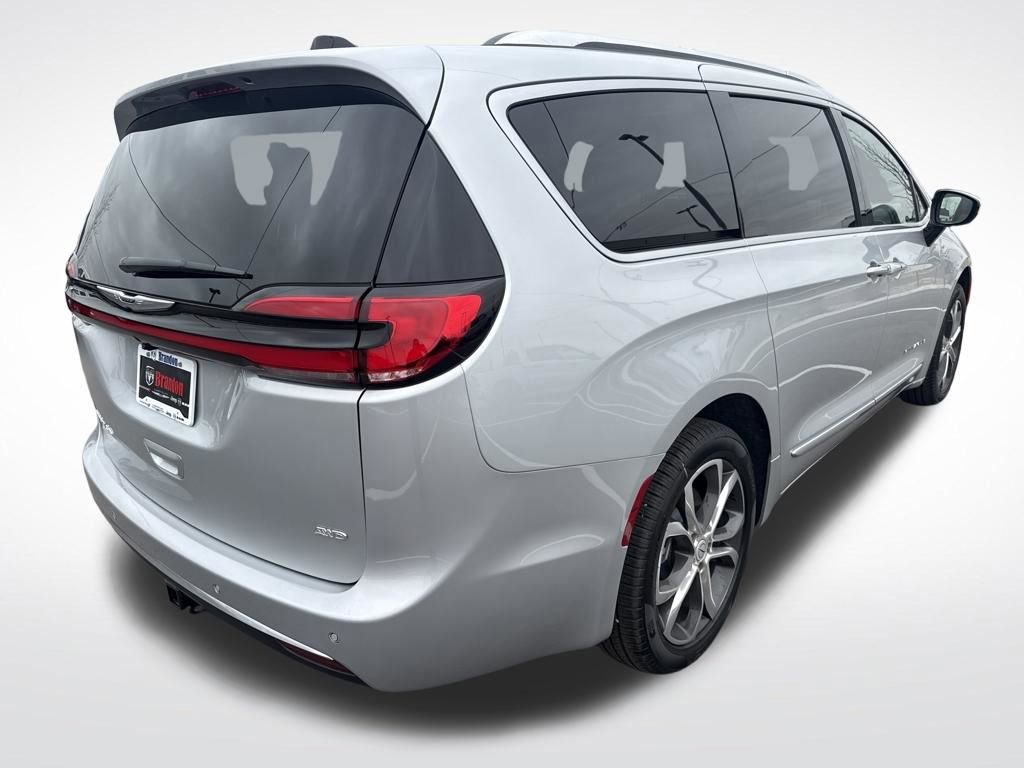 New 2026 Chrysler Pacifica Pinnacle image 5