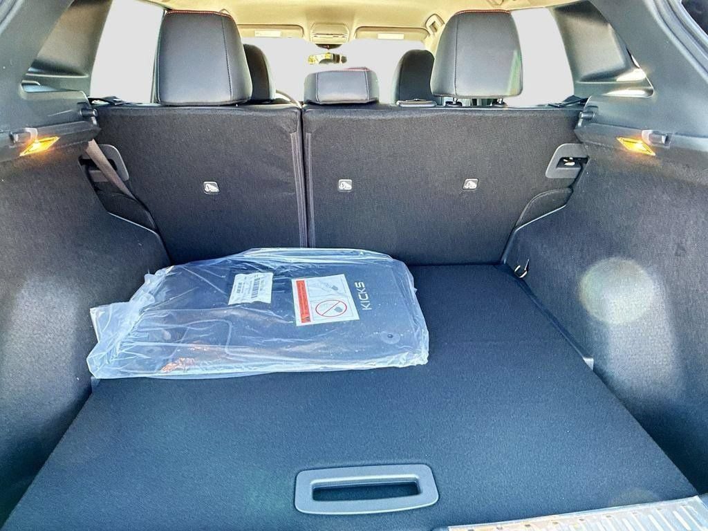 New 2026 Nissan Kicks SR w/ Illumination Package FWD image 23