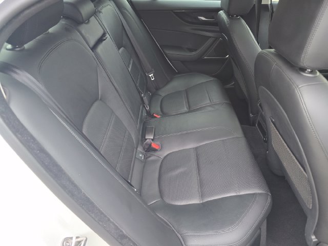 Used 2020 Jaguar XE S AWD/4WD image 32