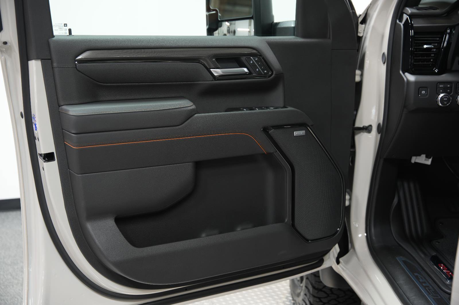 New 2026 GMC Sierra 2500 AT4 w/ AT4 Premium Plus Package AWD/4WD image 24