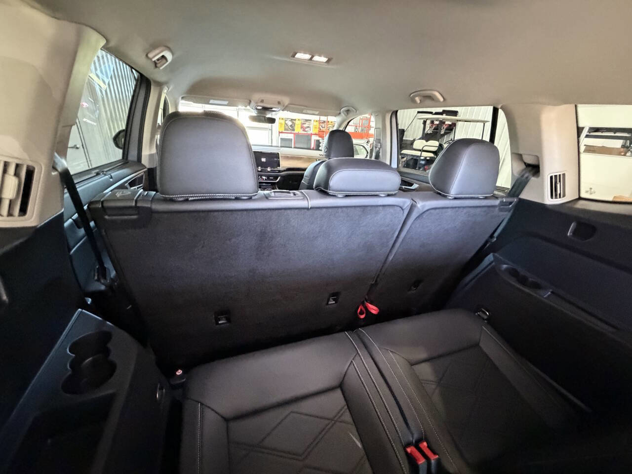 Used 2025 Volkswagen Atlas SE image 12