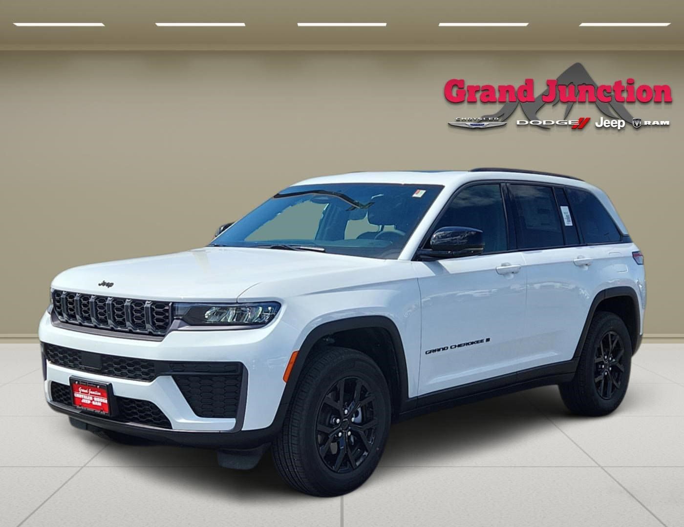 New 2026 Jeep Grand Cherokee Altitude AWD/4WD image 2