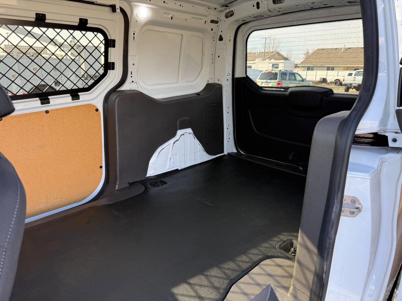 Used 2020 Ford Transit Connect XLT image 25