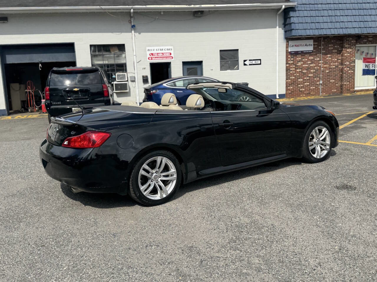 Used 2010 INFINITI G37 Base 2dr Convertible w/ Premium Pkg image 12