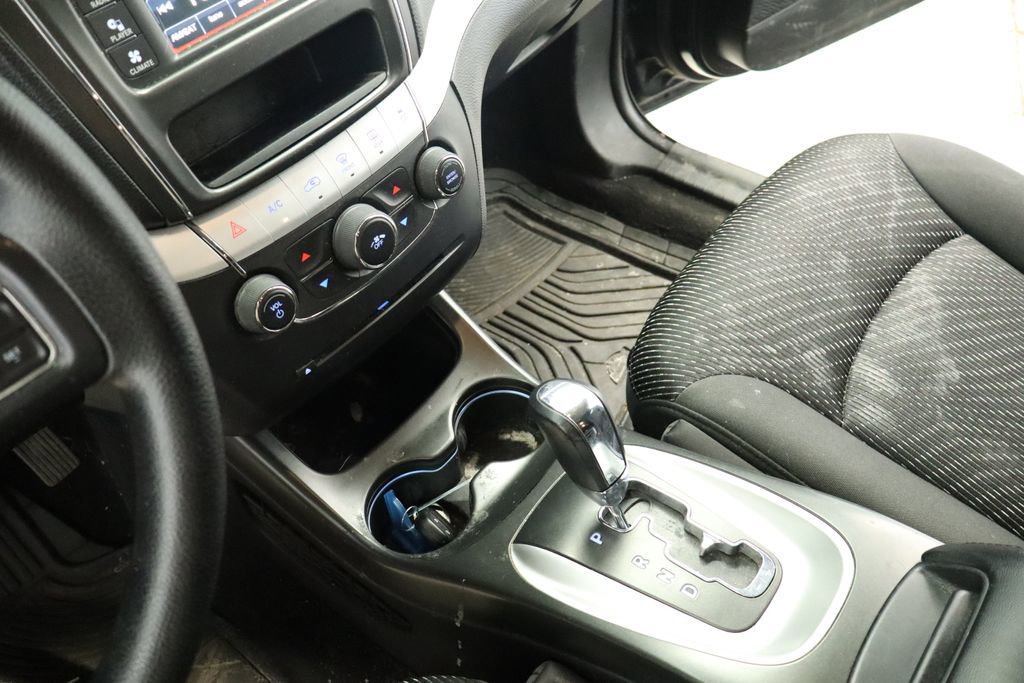 Used 2017 Dodge Journey SXT w/ Comfort/Convenience Group image 34