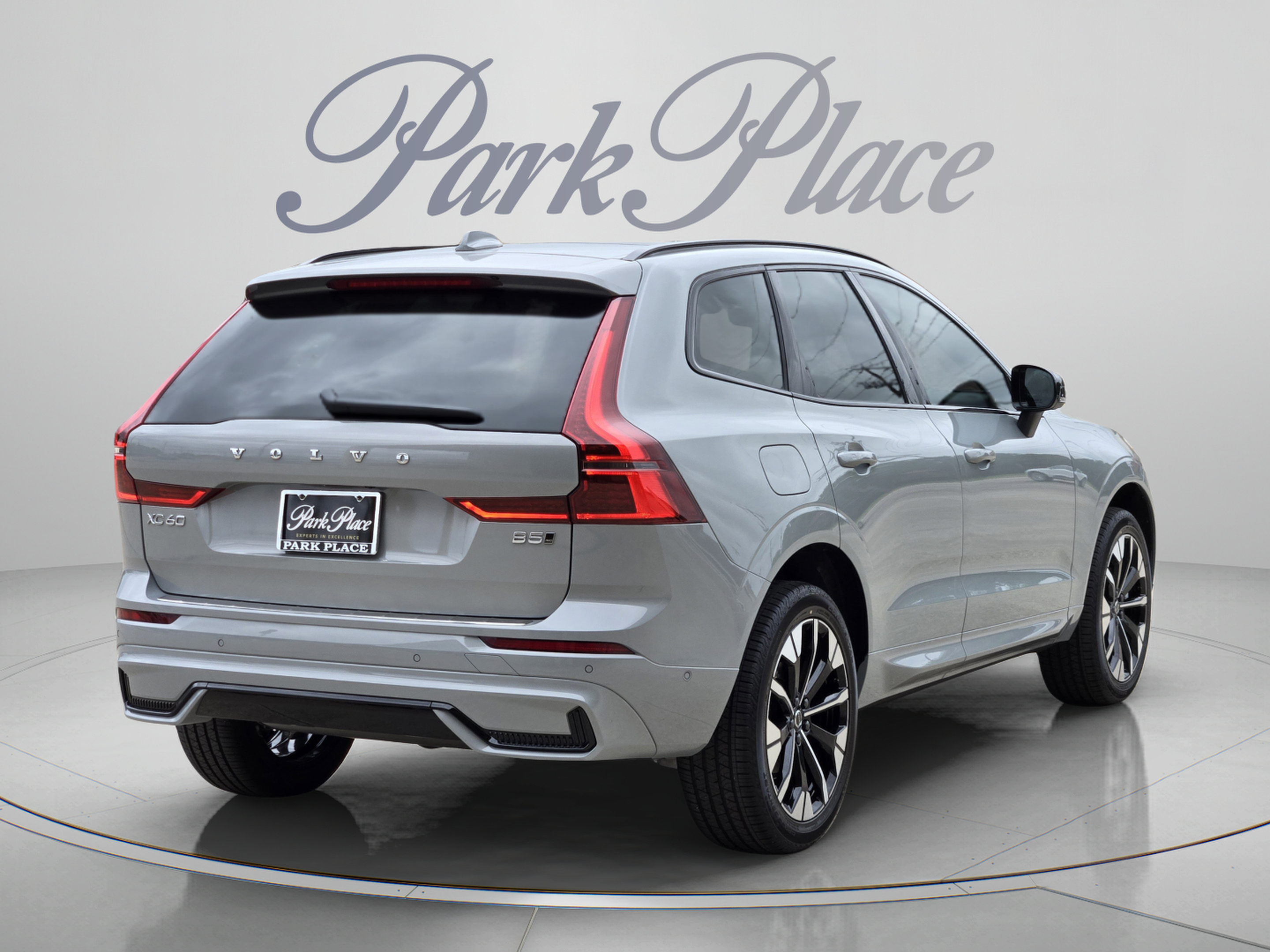 Used 2026 Volvo XC60 B5 Plus w/ Protection Package Premier AWD/4WD image 6