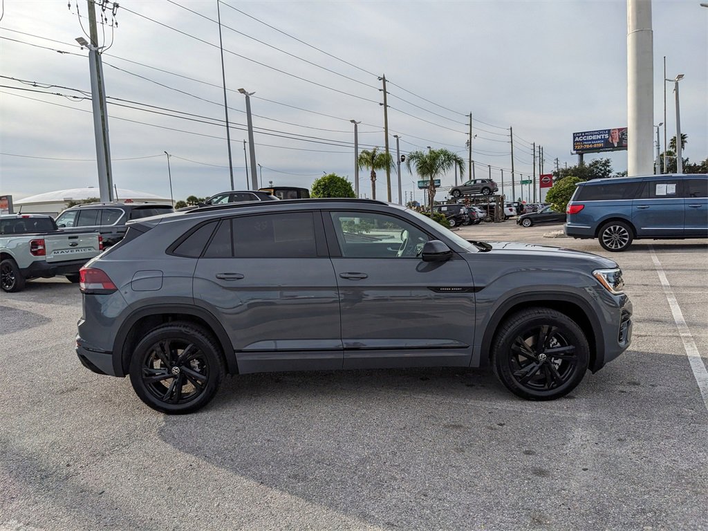 New 2026 Volkswagen Atlas Cross Sport SEL R-Line image 9