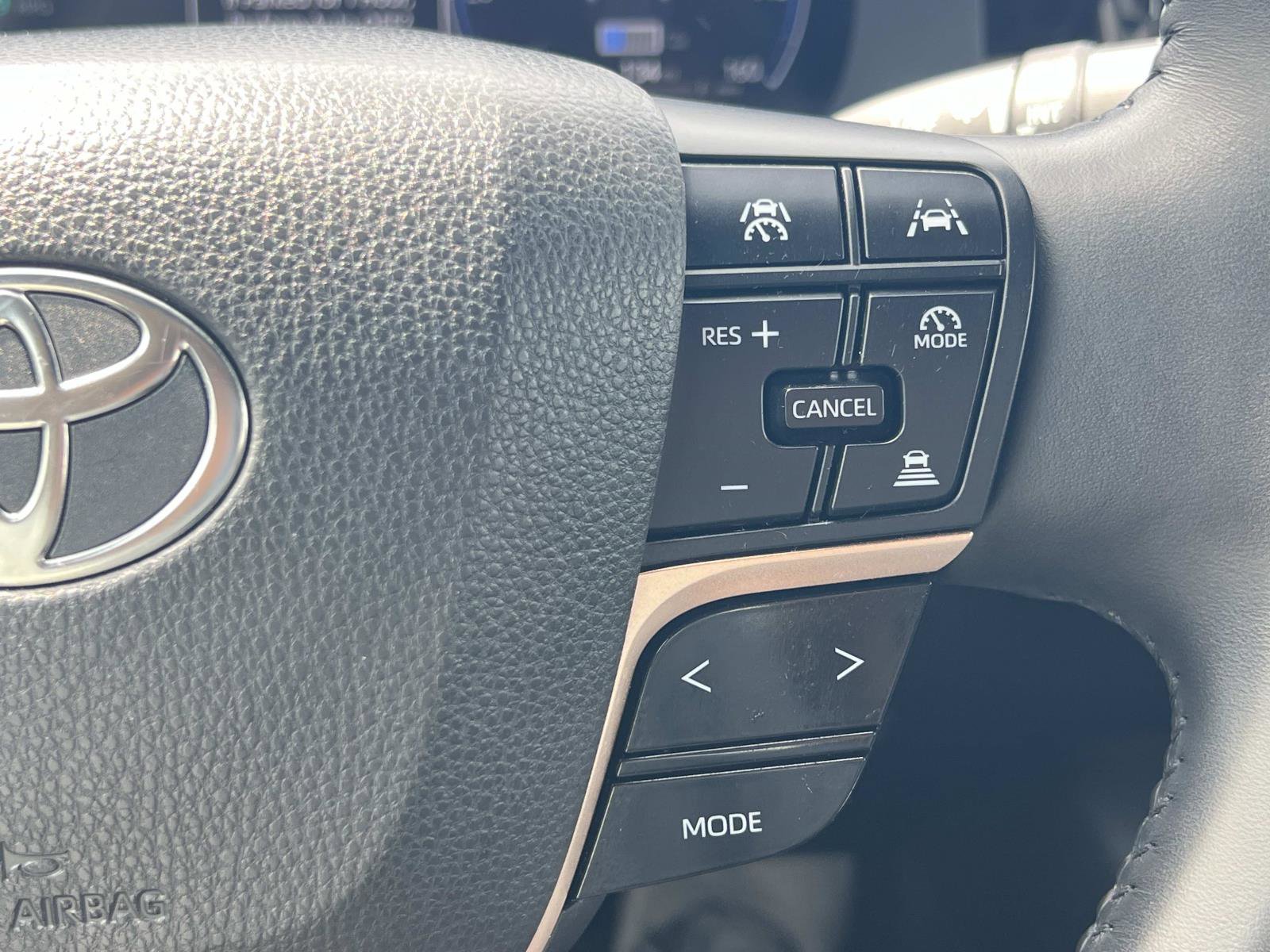 Used 2023 Toyota Crown XLE image 10