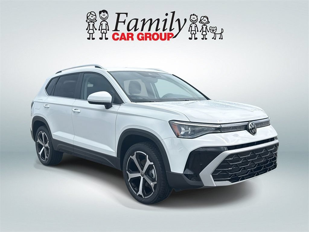 Used 2025 Volkswagen Taos SEL AWD/4WD image 2