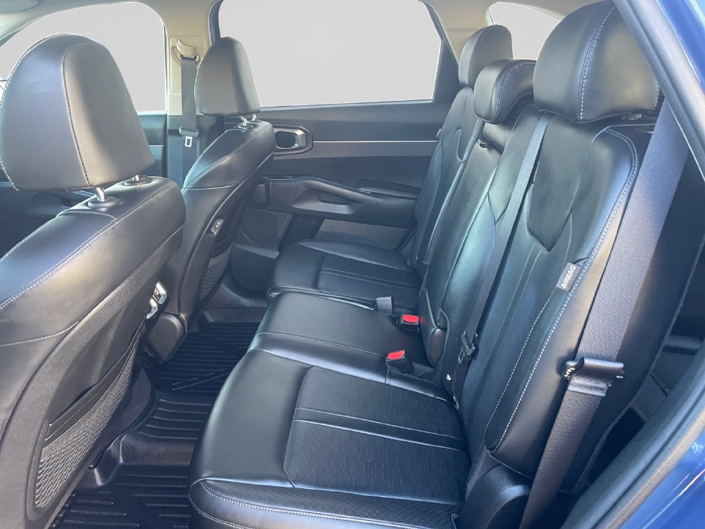 Certified 2024 Kia Sorento S w/ Panoramic Sunroof Package AWD/4WD image 19