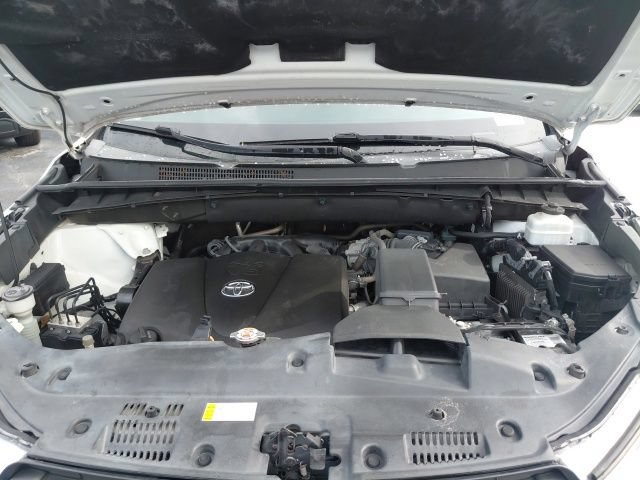 Used 2019 Toyota Highlander XLE FWD image 39