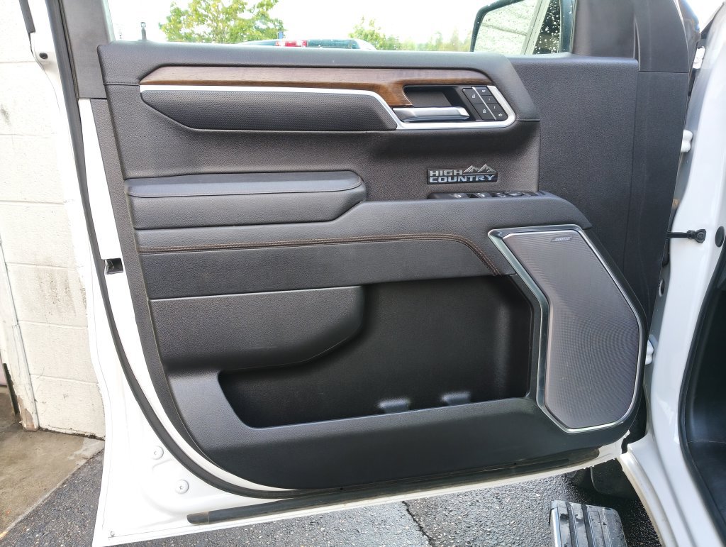 Used 2025 Chevrolet Silverado 1500 High Country AWD/4WD image 29