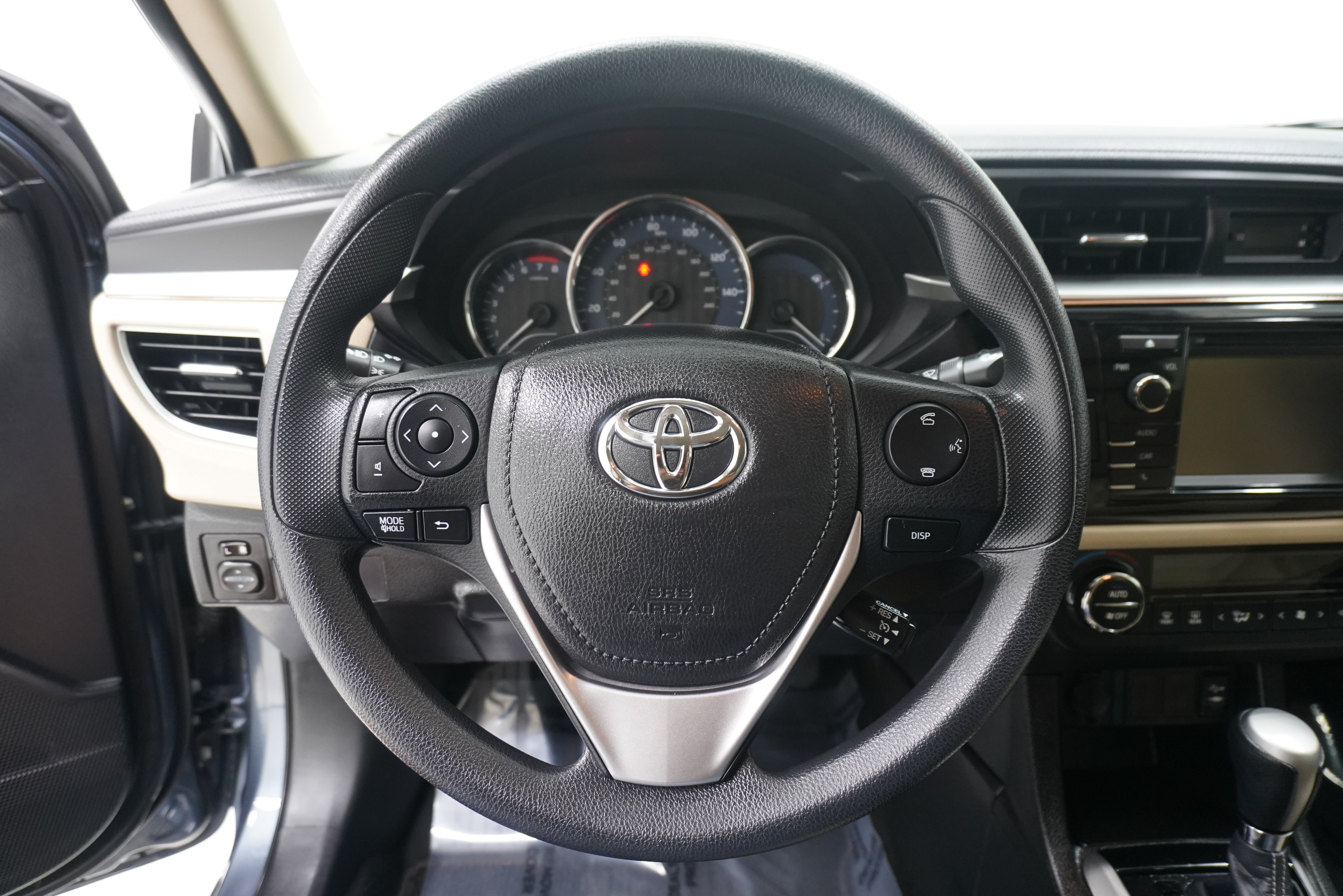 Used 2014 Toyota Corolla LE FWD image 15