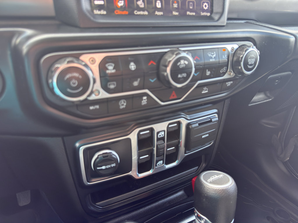 Used 2023 Jeep Gladiator Sport AWD/4WD image 17