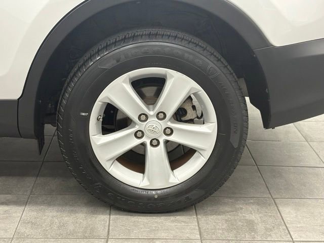 Used 2014 Toyota RAV4 XLE AWD/4WD image 6