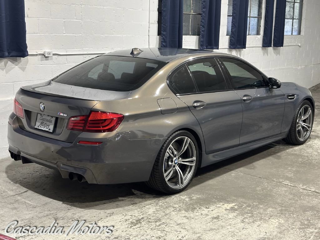 Used 2013 BMW M5 image 8