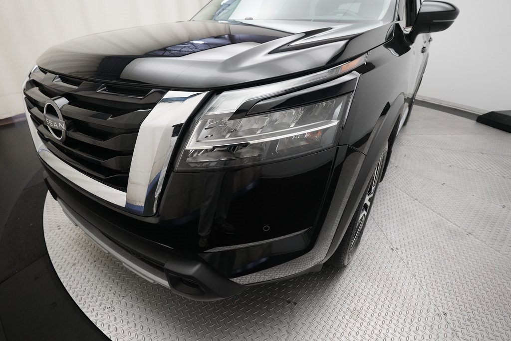 Certified 2024 Nissan Pathfinder Platinum w/ Cargo Package image 23