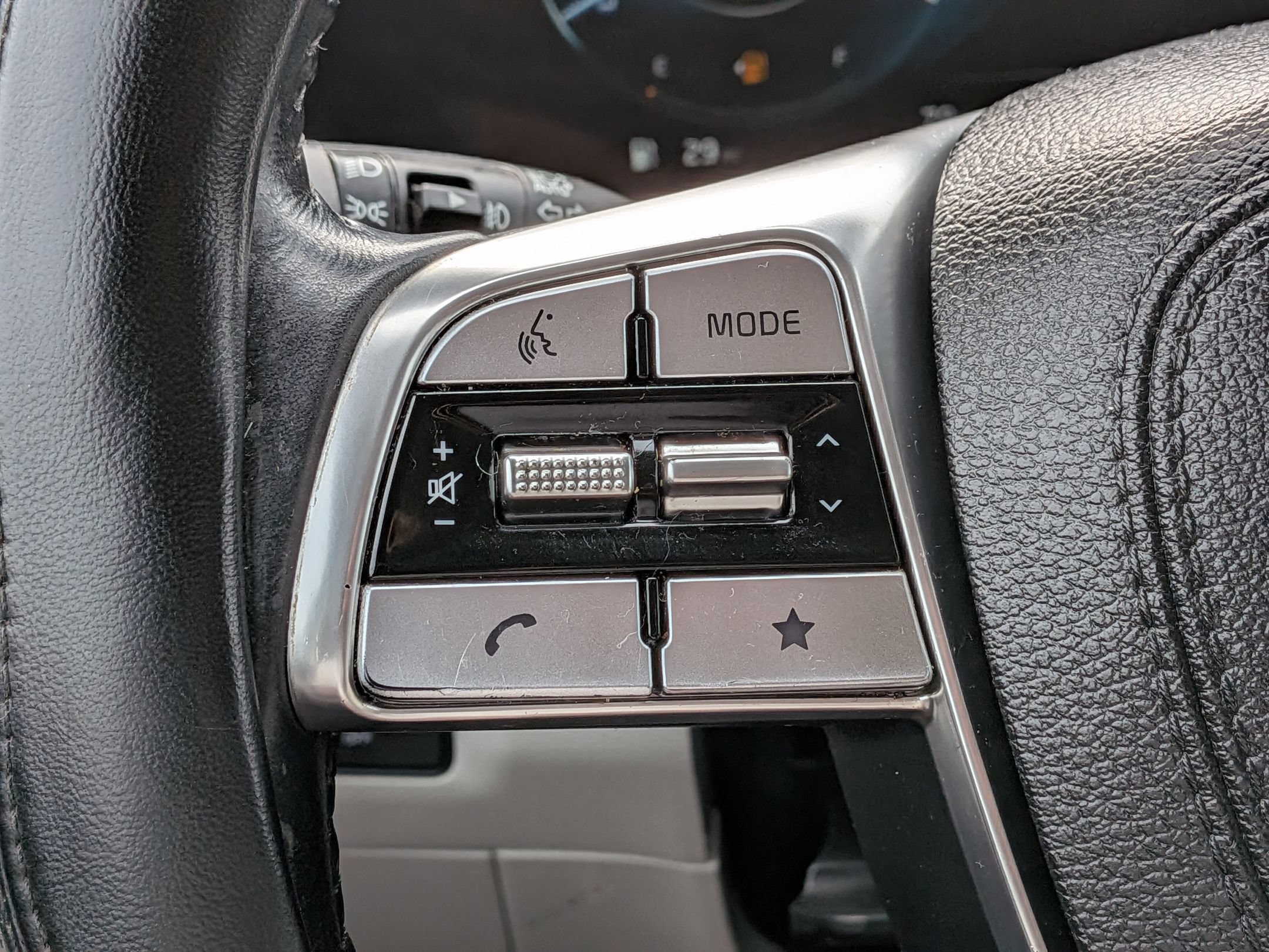 Used 2023 Kia Telluride SX FWD image 18