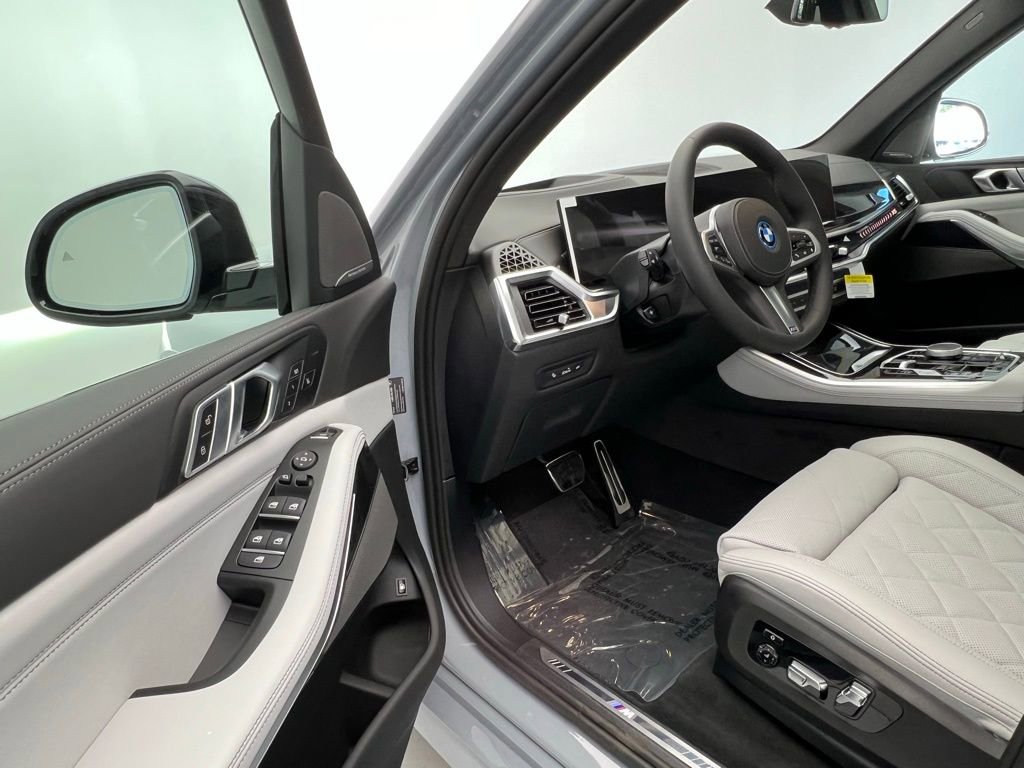 New 2026 BMW X5 xDrive50e w/ M Sport Package image 22