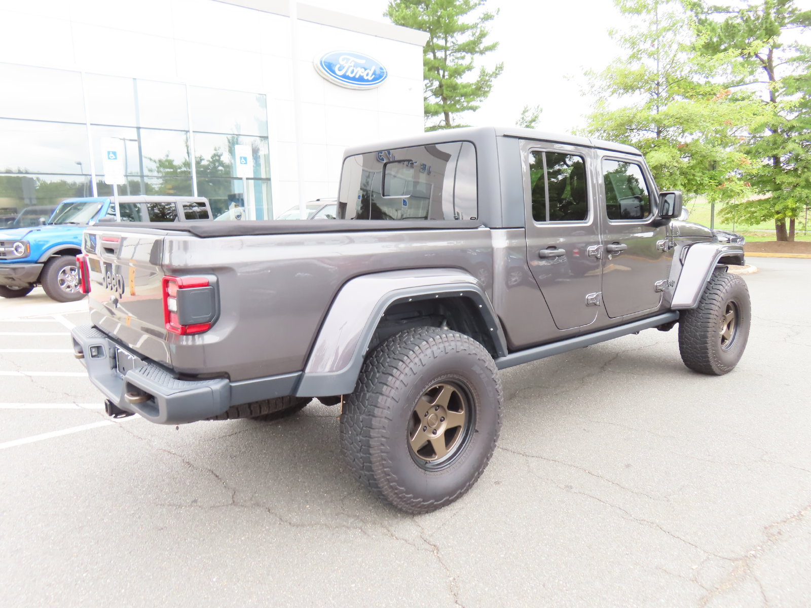 Used 2022 Jeep Gladiator Sport AWD/4WD image 5
