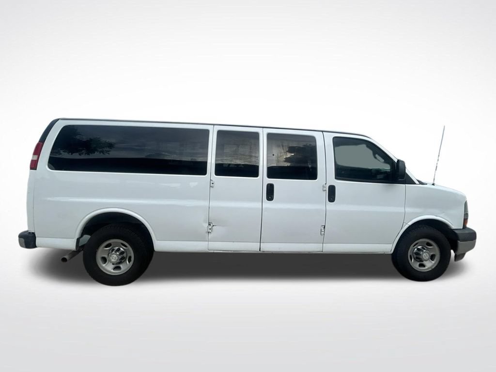 Used 2017 Chevrolet Express 3500 LT w/ LT Preferred Equipment Group RWD image 35