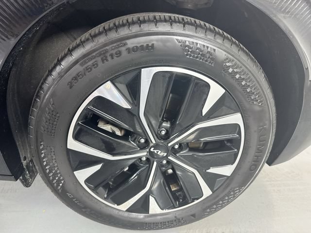 Used 2024 Kia EV6 Wind w/ Wind Technology Package AWD/4WD image 5