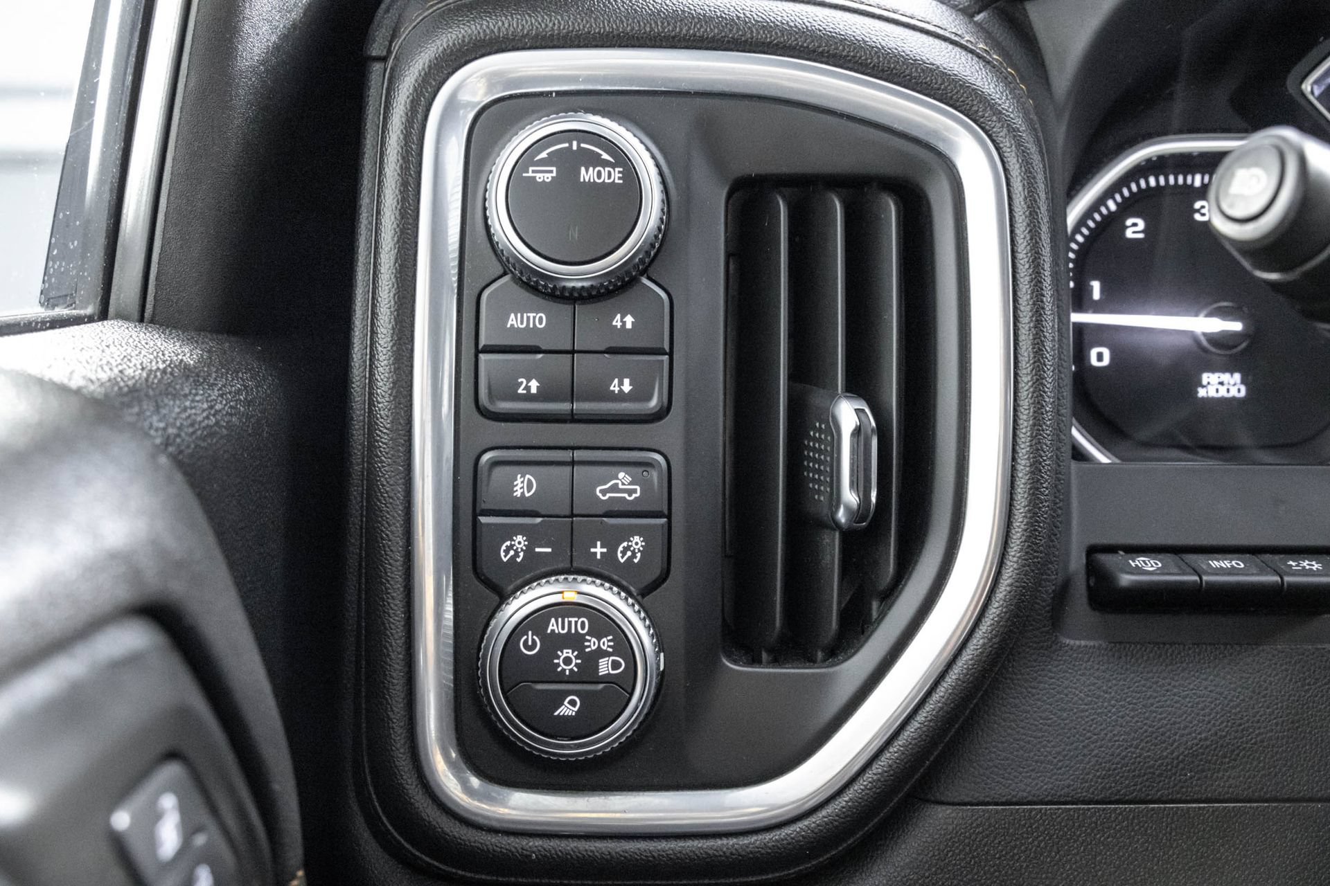 Used 2022 GMC Sierra 2500 AT4 w/ AT4 Premium Plus Package AWD/4WD image 27