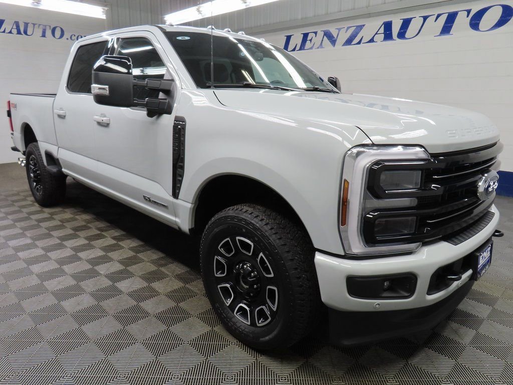 Used 2025 Ford F250 Platinum w/ FX4 Off-Road Package AWD/4WD image 3