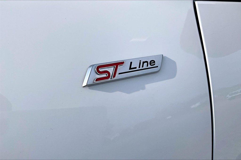 Certified 2023 Ford Escape ST-Line w/ Tech Pack #1 AWD/4WD image 8