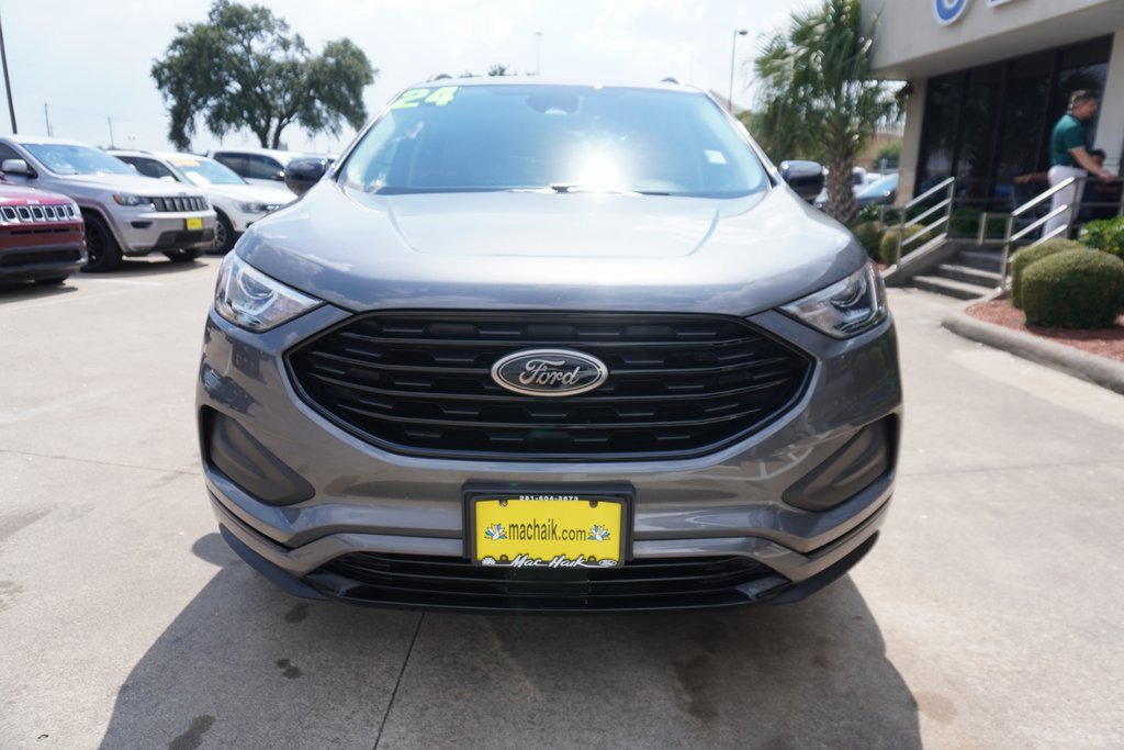 Used 2024 Ford Edge SE w/ Black Appearance Package image 2