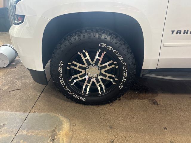 Used 2019 Chevrolet Tahoe LS w/ All-Season Package image 31