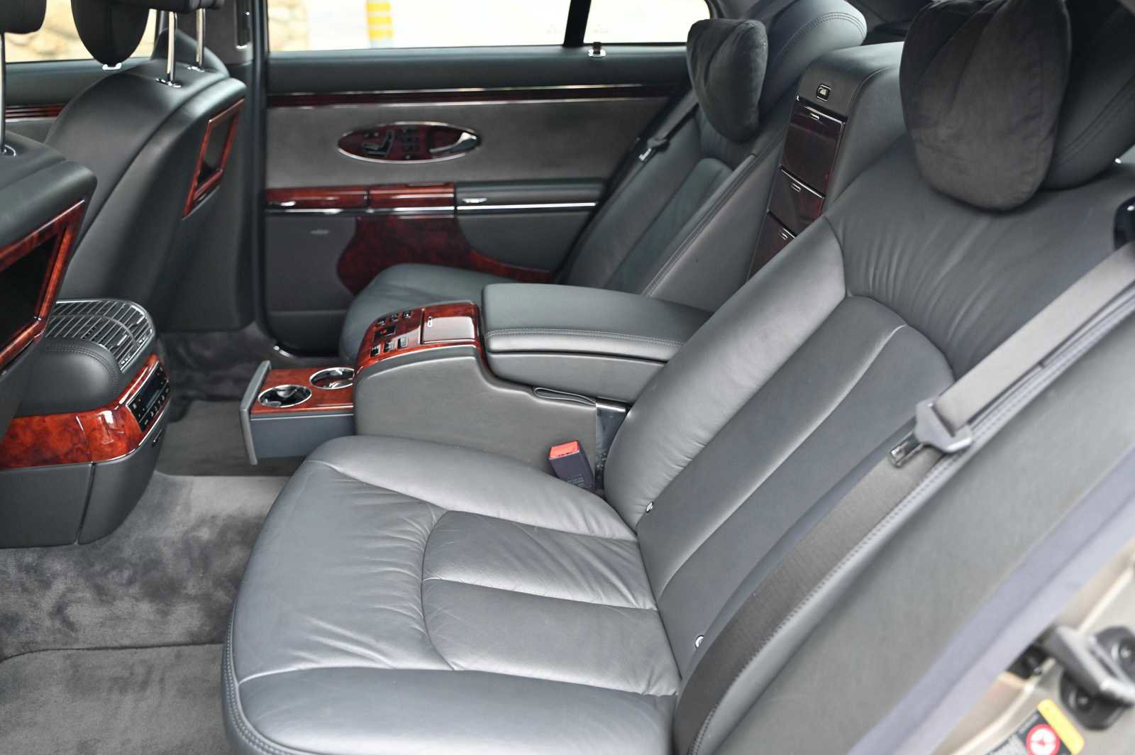 Used 2005 Maybach 57 RWD image 14