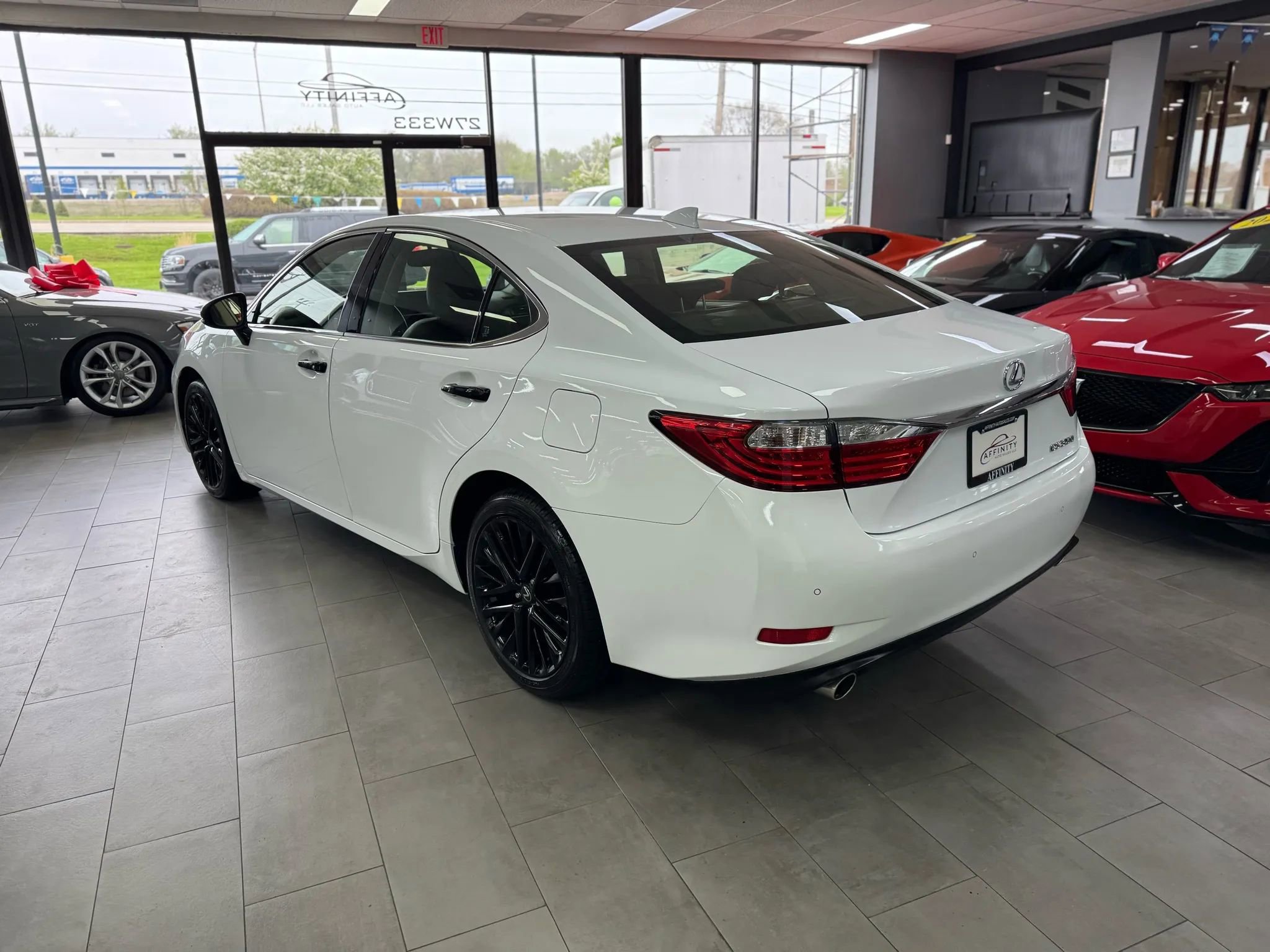 Used 2015 Lexus ES 350 image 3