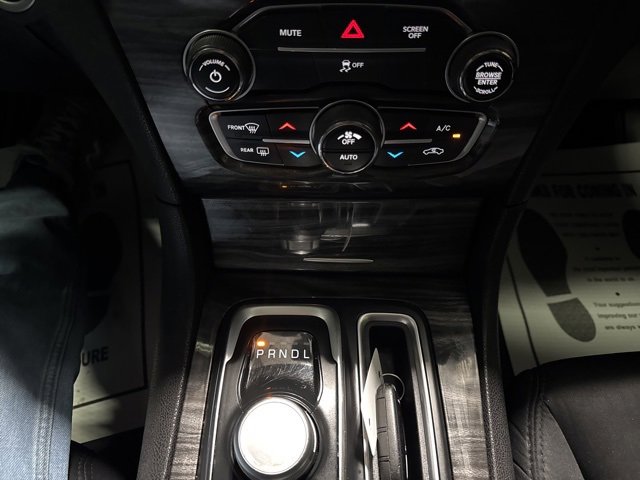 Used 2019 Chrysler 300 Touring w/ Sport Appearance Package image 11