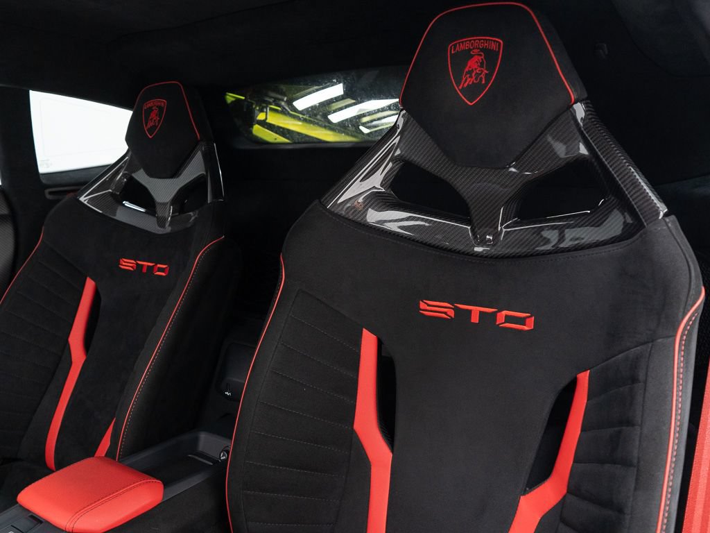 Used 2023 Lamborghini Huracan STO RWD image 17