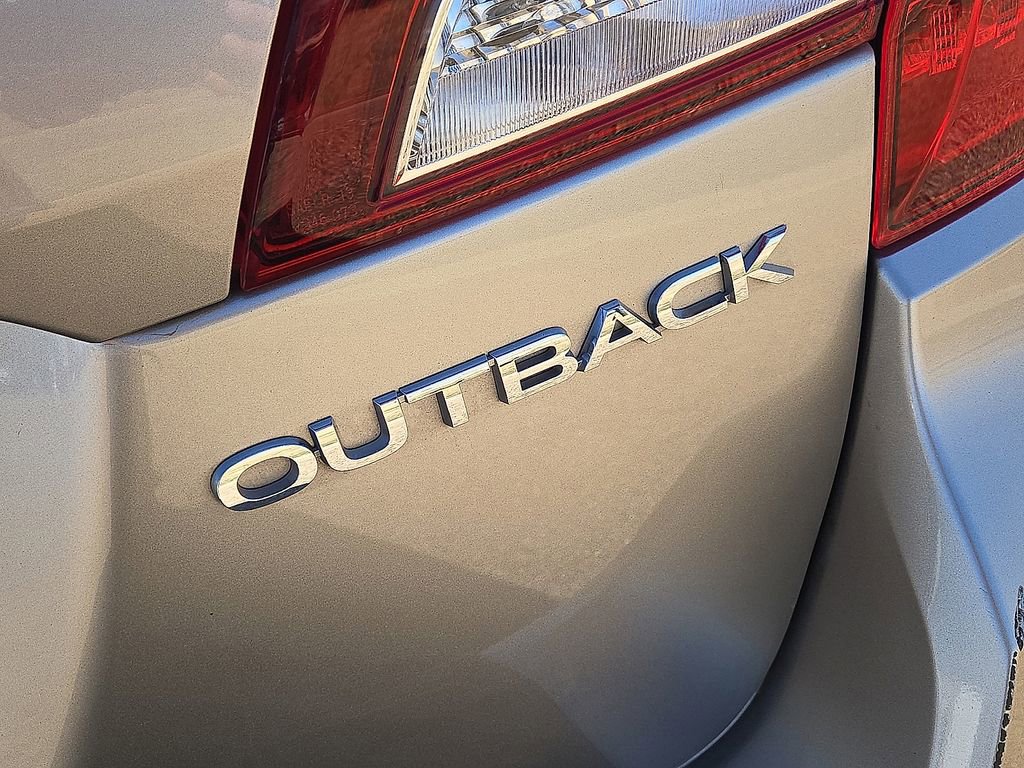 Used 2015 Subaru Outback 2.5i Premium image 12