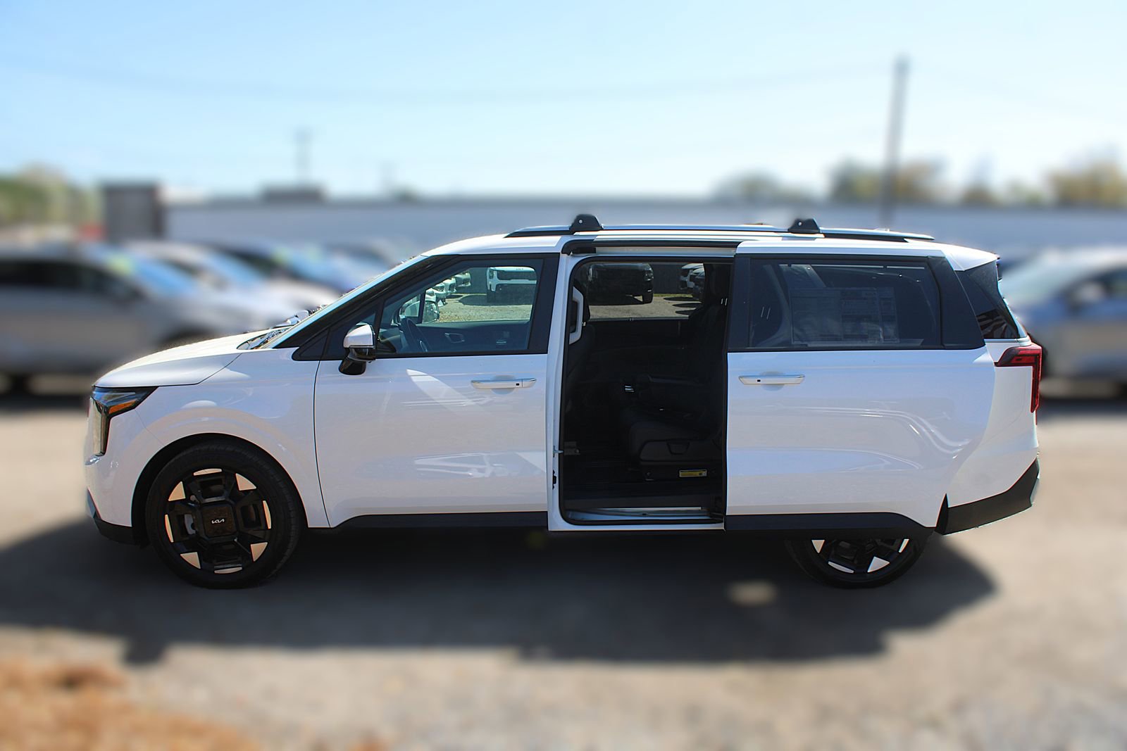 New 2026 Kia Carnival EX image 18