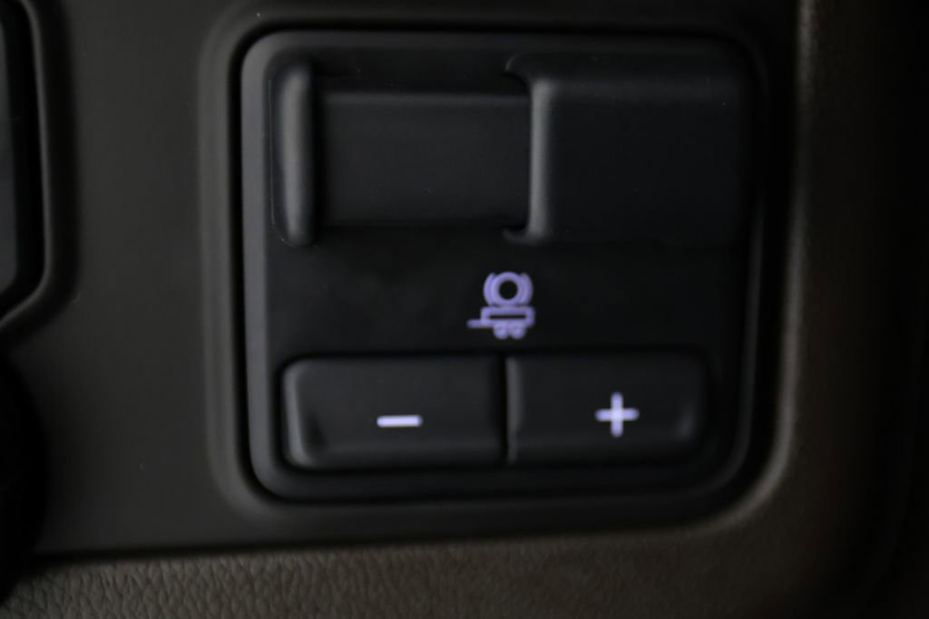 Used 2021 Chevrolet Tahoe Z71 w/ Luxury Package AWD/4WD image 29