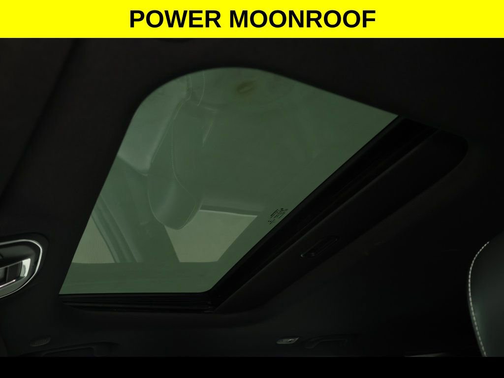 Used 2023 Jeep Grand Cherokee Altitude AWD/4WD image 3