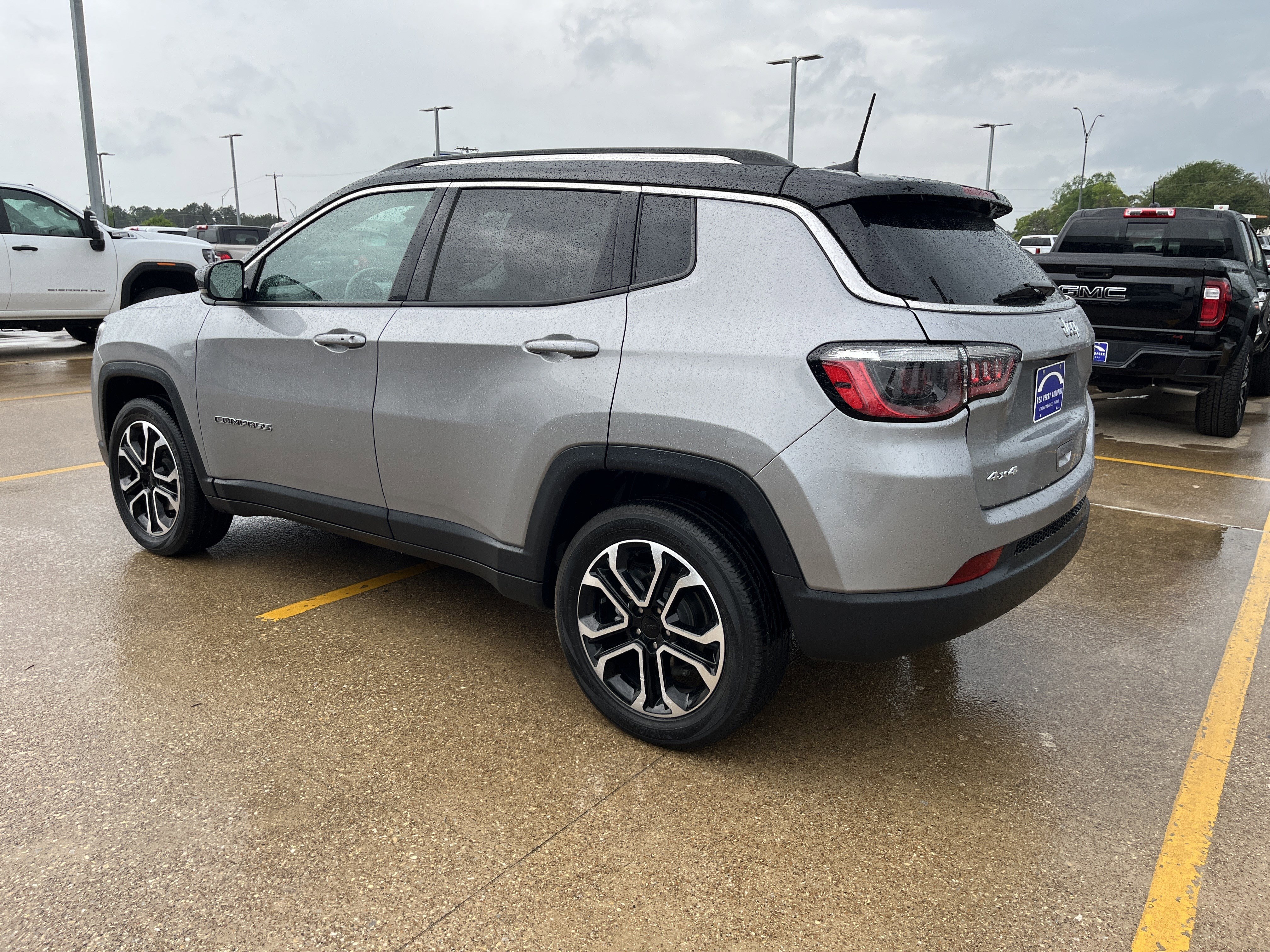 Used 2022 Jeep Compass Limited image 4