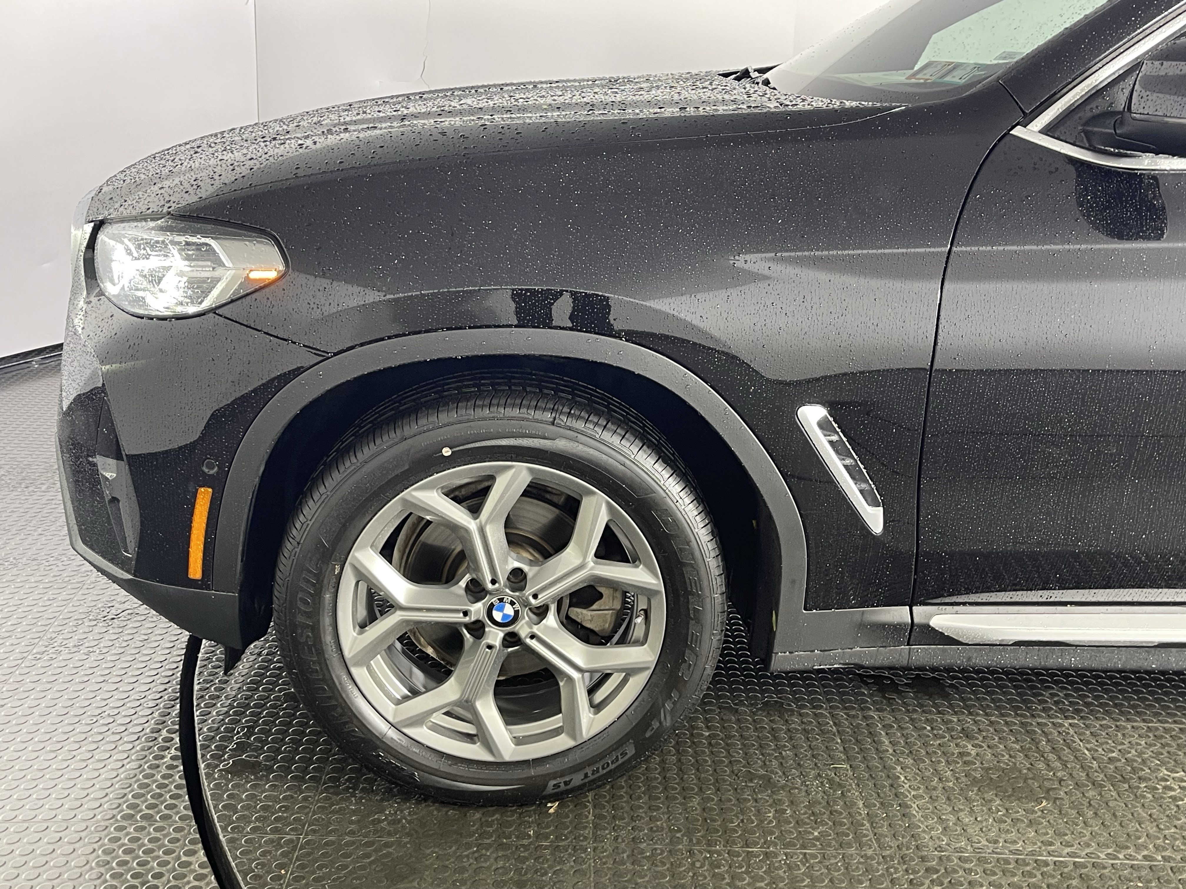 Certified 2023 BMW X4 xDrive30i w/ Premium Package AWD/4WD image 4