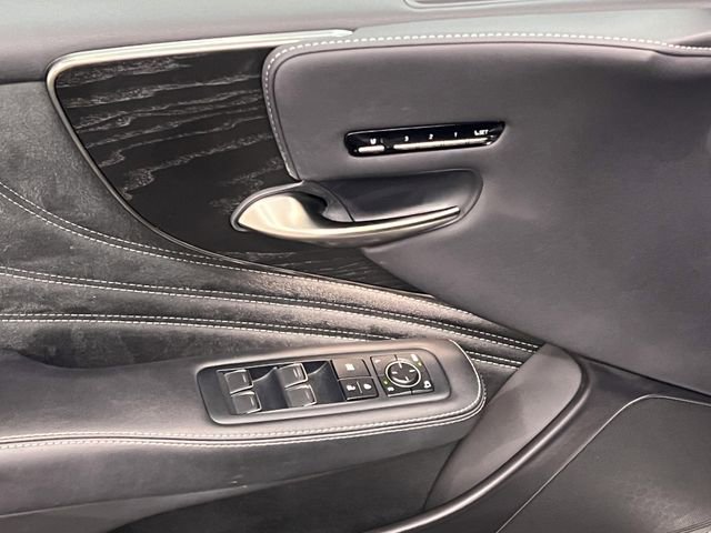 Certified 2022 Lexus LS 500 w/ Accessory Package (Z2) RWD image 10